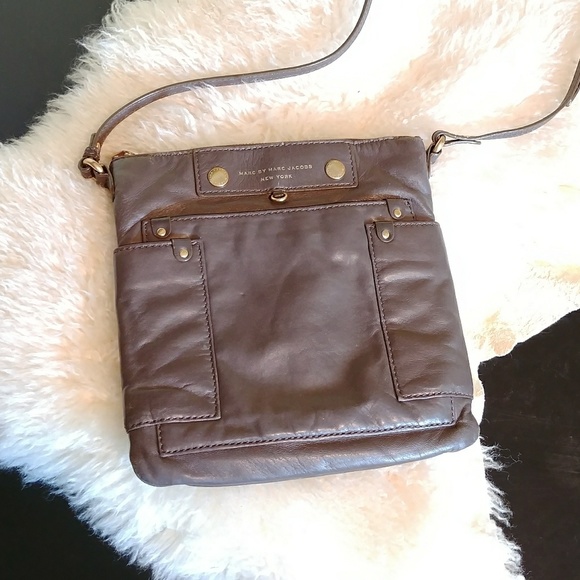 Marc By Marc Jacobs Handbags - Marc by Marc Jacobs Preppy Leather Sia Crossbody